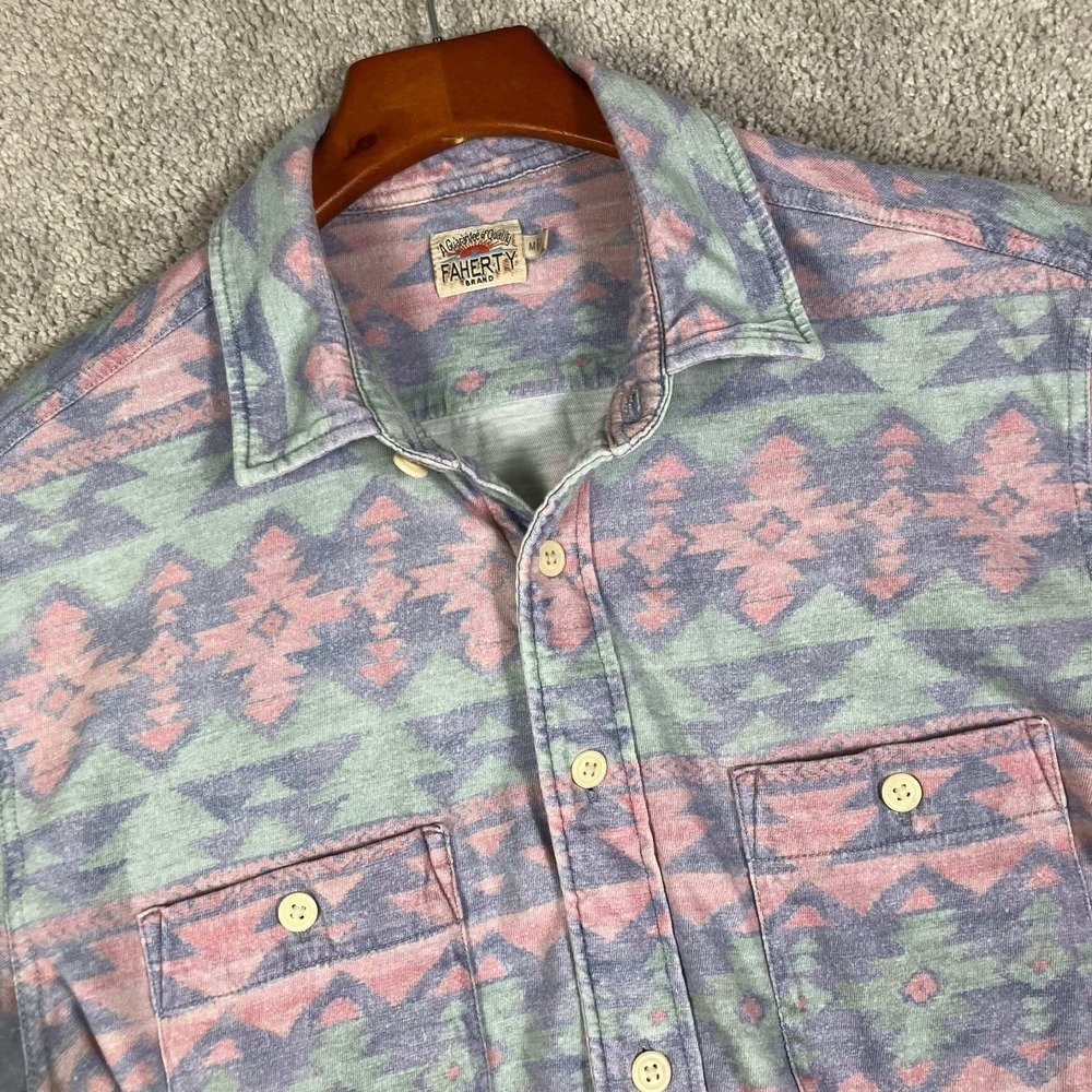 Faherty Button Up Shirt Mens Medium Blue Pink Aztec Southwest Short Sleeve